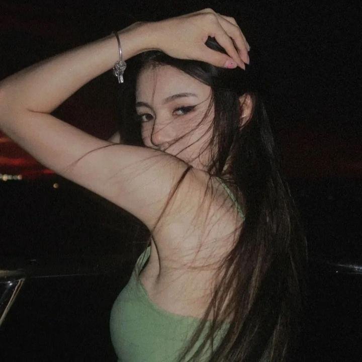 碧窗艳影